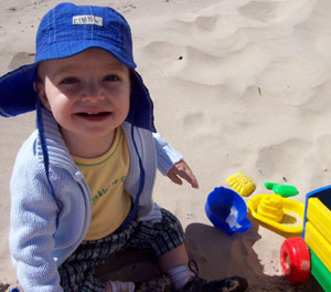 Unser Sohn am Nordsee-Strand in Dänemark Unser Sohn am Nordsee-Strand in Dänemark